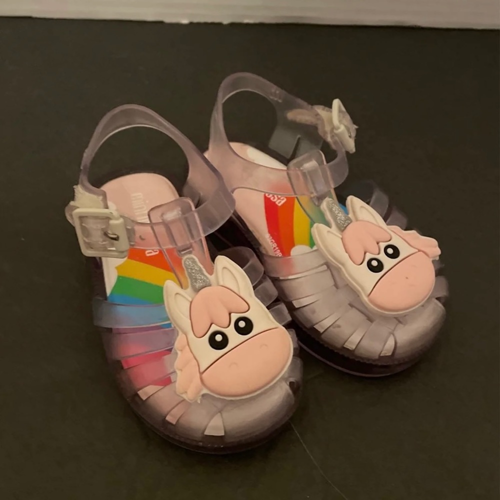 Mini Melissa Unicorn Size 6